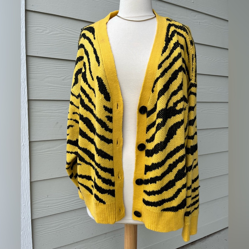 SHEIN Zebra Pattern Yellow and Black Cardigan
